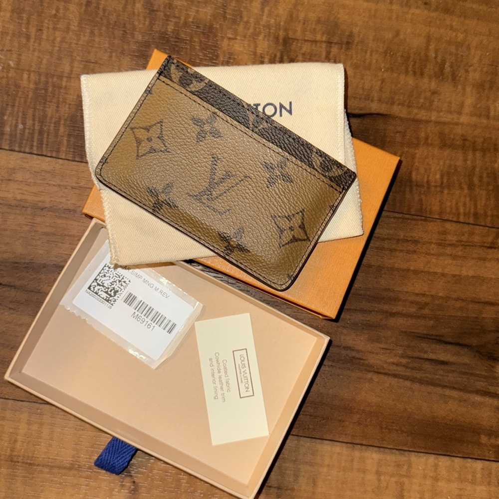 Louis Vuitton reverse monogram card holder wallet